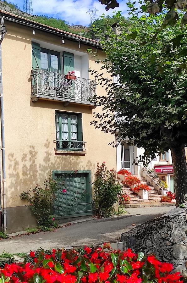 La Maison Des Vacances Auzat Экстерьер фото